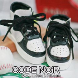 CLS000146 Black/White Sneakers